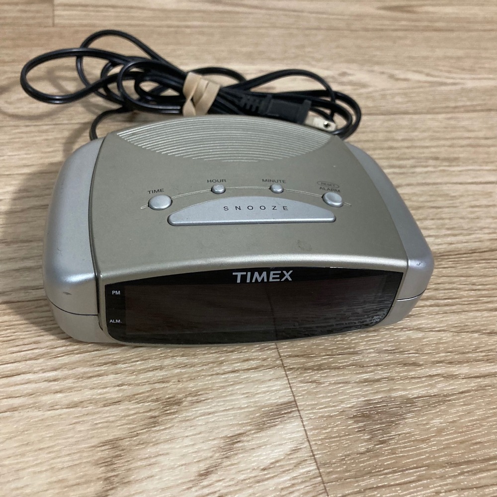Timex Alarm Clock Unisex OS Silver Extra Loud Digital T109S SNOOZE VINTAGE